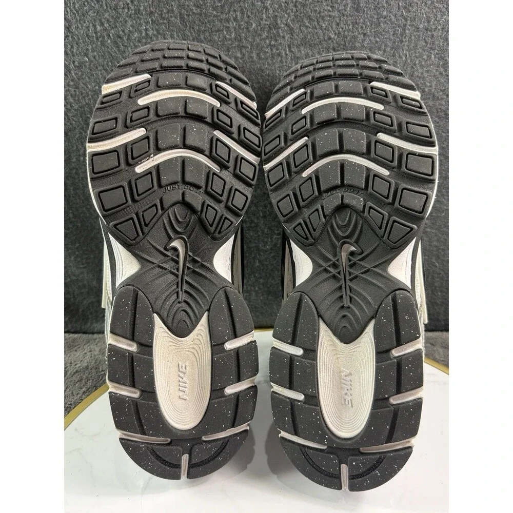 Nike V5 RNR White Vast Grey Black HJ5228-104 Men’s Size 8 Running Shoes Sneakers